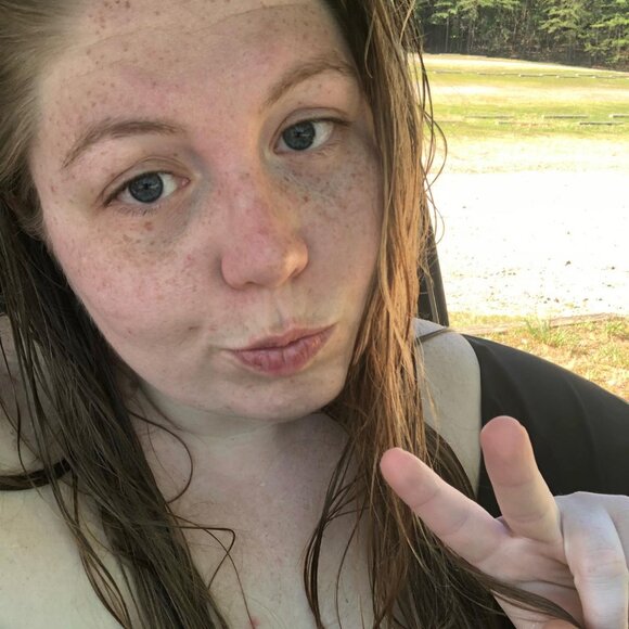 Meet your Posher, Haylea - Picture 4 of 5